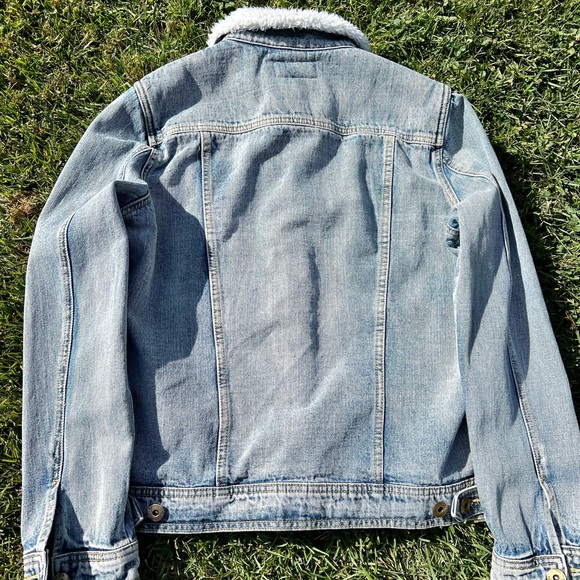 Stonewashed Jean Denim jacket Articles of Society Lisa L faux Sherpa trucker - Picture 4 of 10